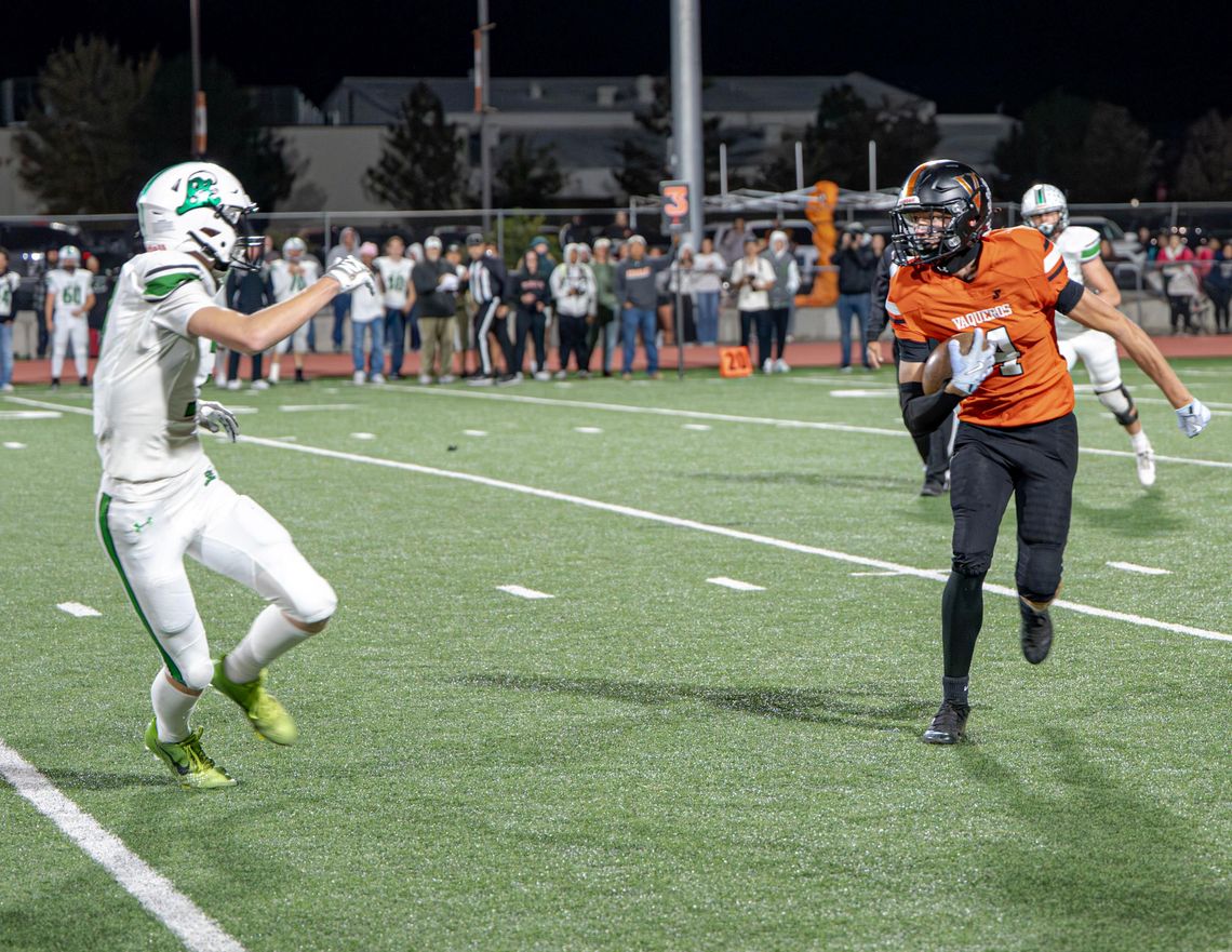 Melendy’s huge night overwhelms Vaqueros Melendy’s huge night overwhelms Vaqueros