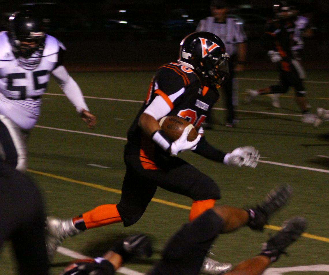 Quick strikes carry Spartans past Vaqueros