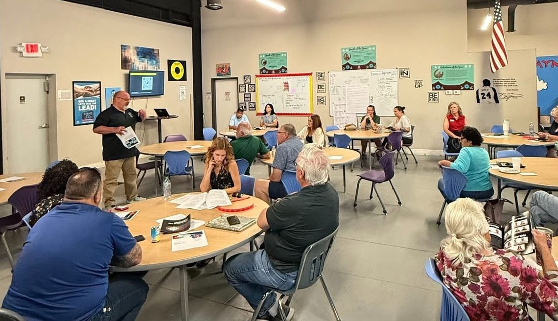 School District presents SchooLinks program at Chamber meeting