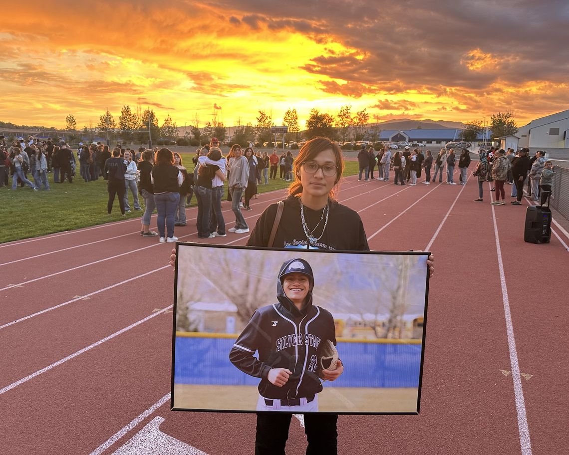 Silver Stage students honor friend, teammate at candlelight vigil