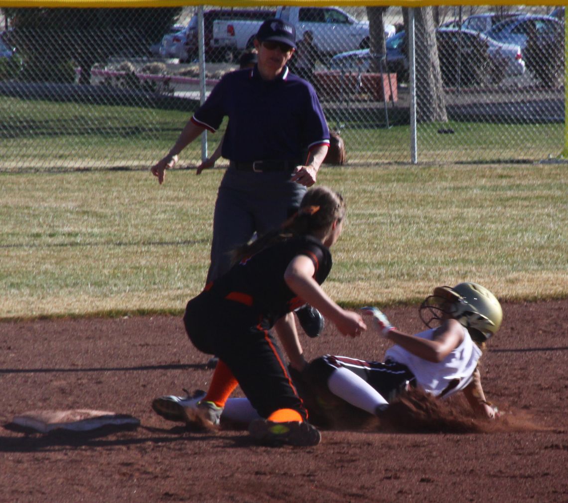 Softball: Fallon takes first meeting with Vaqueros