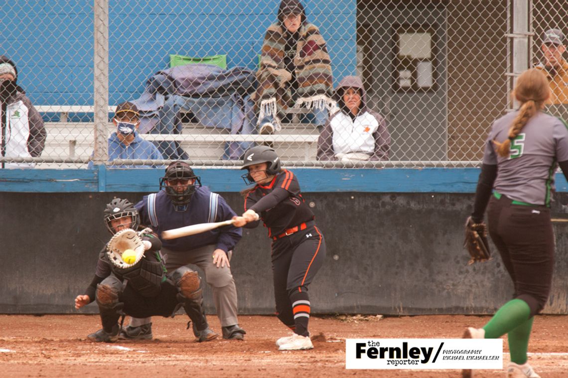 Softball: Vaqueros lose in league title game
