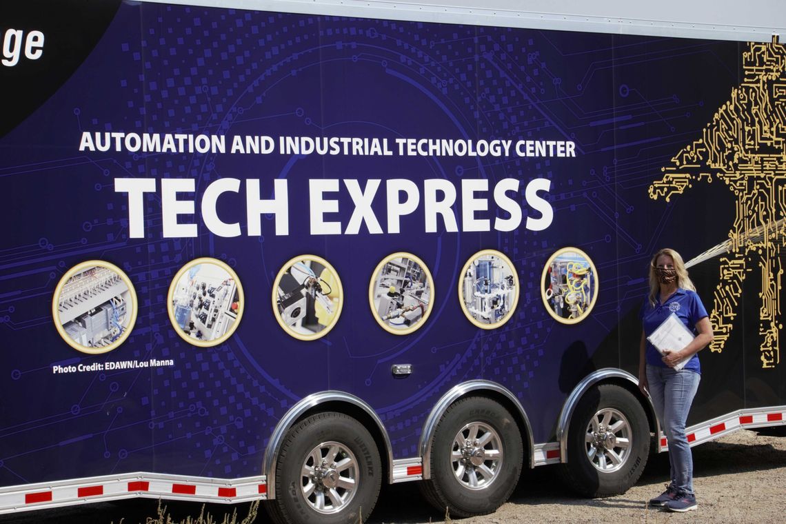 Tech Express Mobile Training Lab arrives at WNC