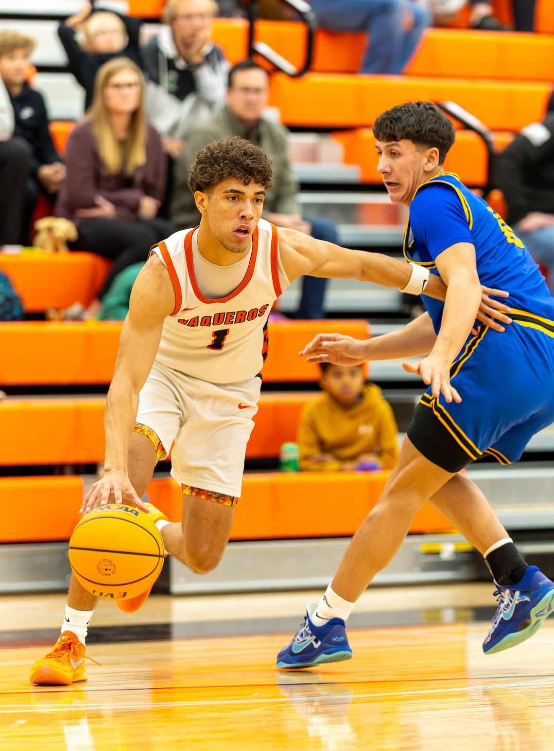 Vaqueros bounce back from tournament loss with win in league opener