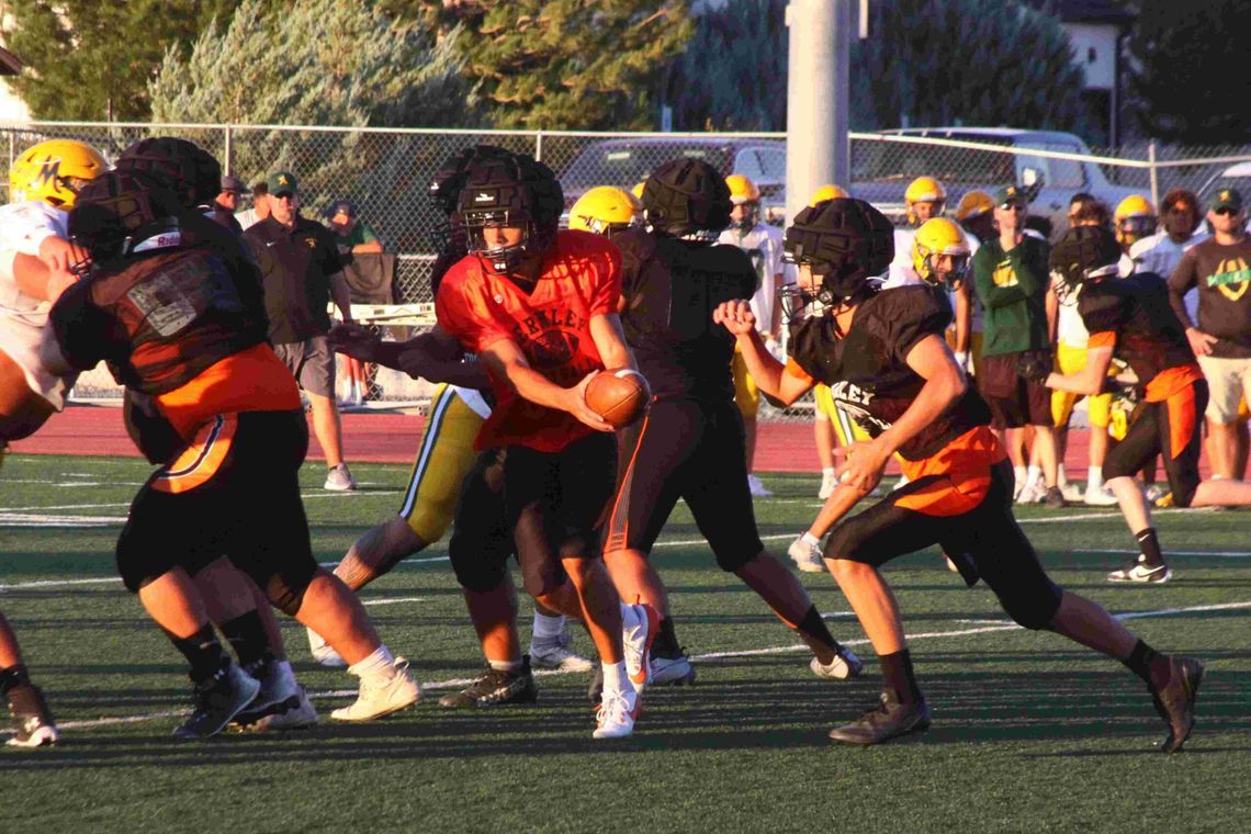Vaqueros host Douglas to open 2024 season