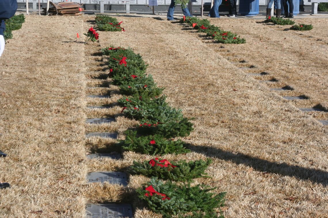 Veterans Coalition removing wreaths Monday